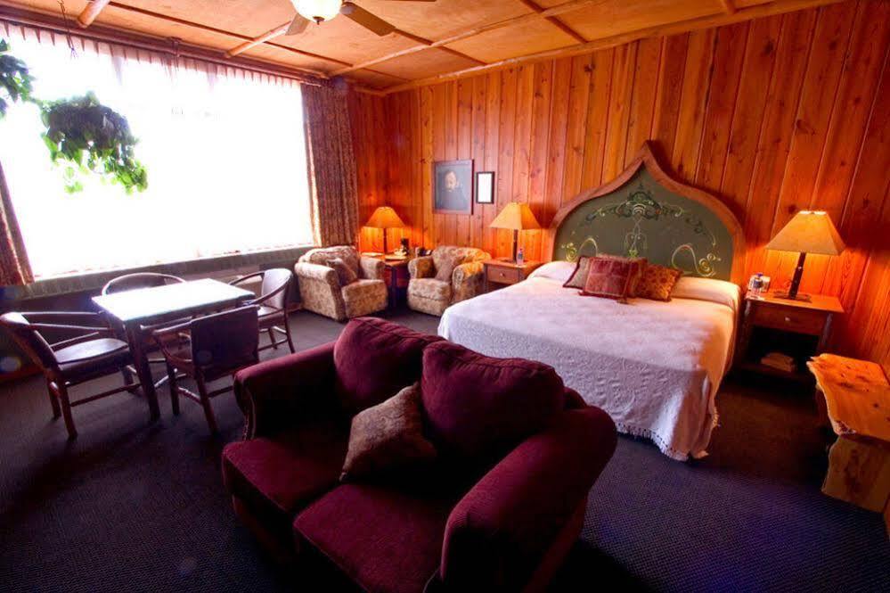 Hotel Mcmenamins Old St. Francis School Bend Esterno foto