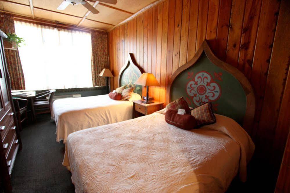 Hotel Mcmenamins Old St. Francis School Bend Esterno foto