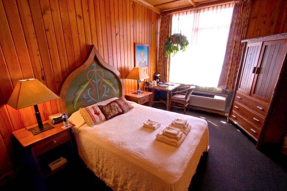 Hotel Mcmenamins Old St. Francis School Bend Esterno foto
