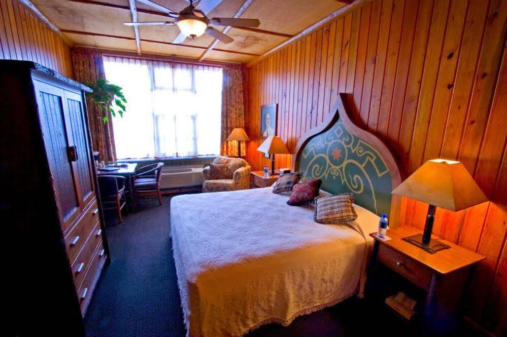 Hotel Mcmenamins Old St. Francis School Bend Esterno foto