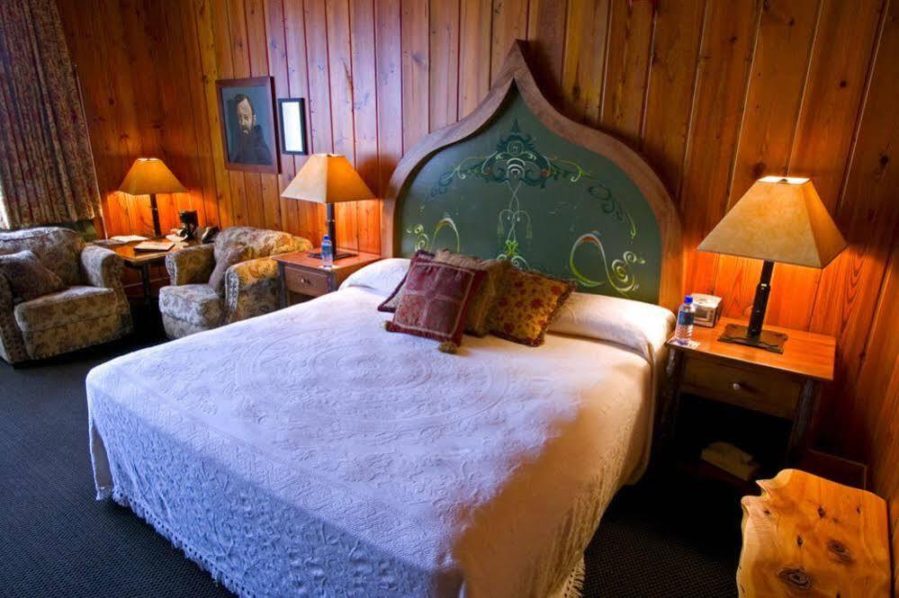 Hotel Mcmenamins Old St. Francis School Bend Esterno foto